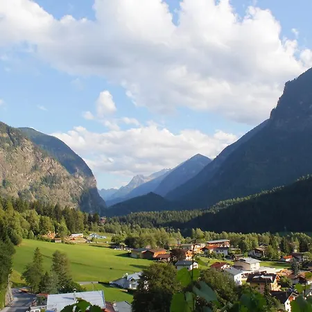 公寓 Panorama Mora 厄茨